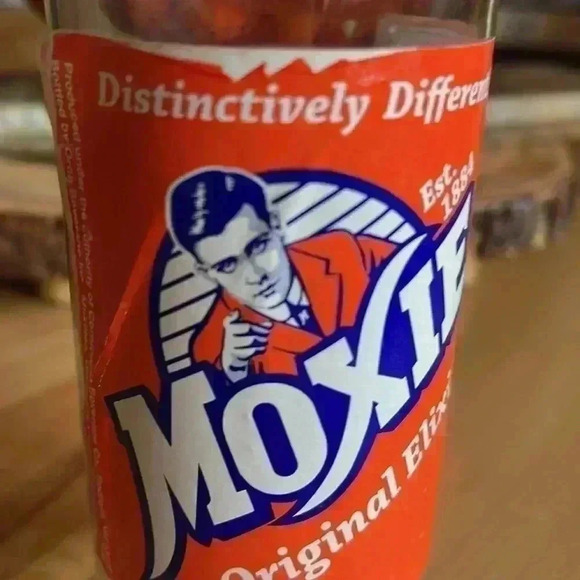 Vintage moxie bottle. - Picture 6 of 6